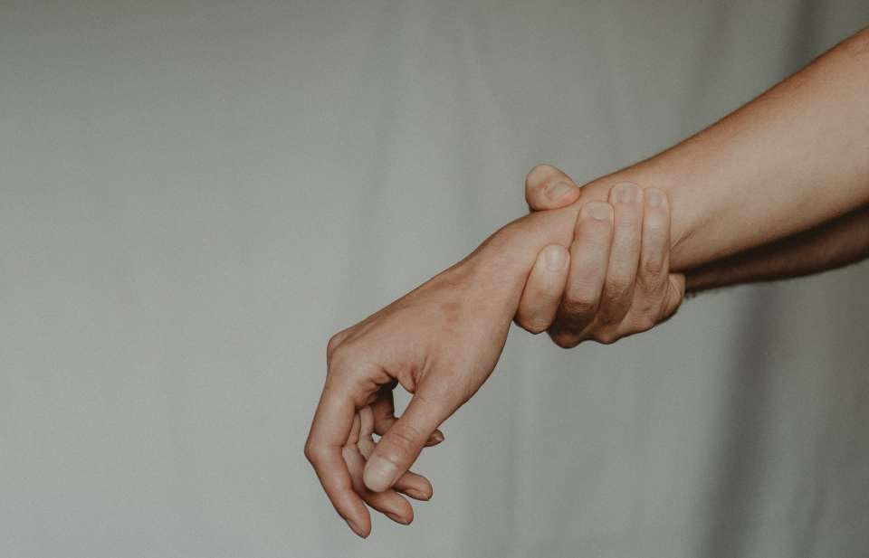 كيف يمكن أن تؤثّر الصدمات النفسية واضطراب ما بعد الصدمة على حياتكم الجنسية